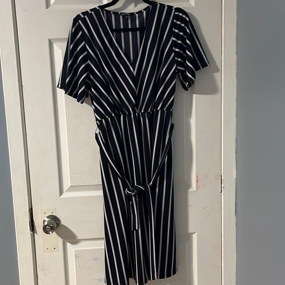 Pinstriped dress - Picture 1 of 6